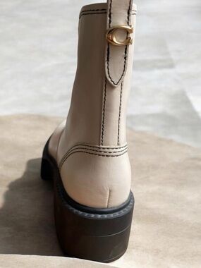 Coach Lisa Bootie Chalk/White Ankle Boots SZ 5B (35.5) with zip closure